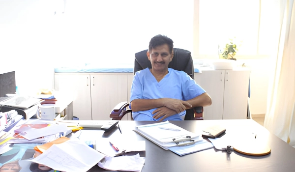 Dr. Manoj Khanna